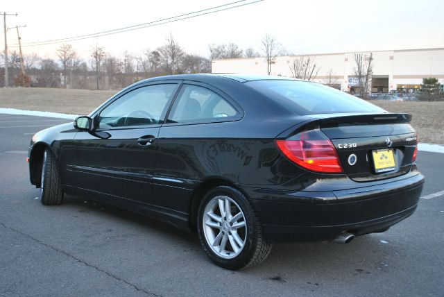 Mercedes-Benz C-Class 2002 photo 2