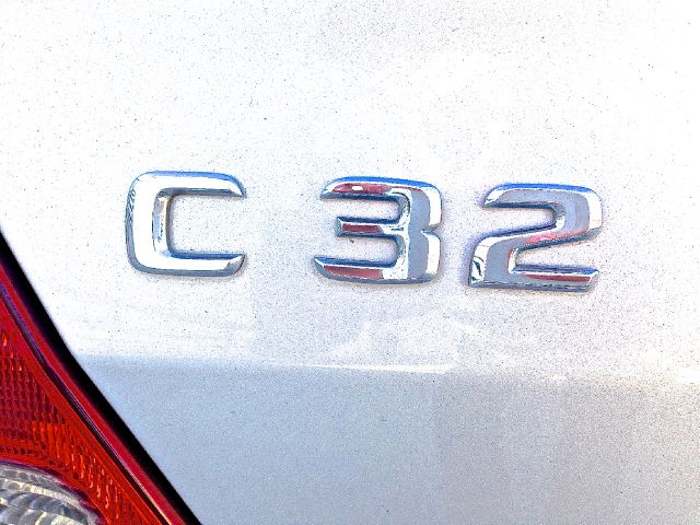 Mercedes-Benz C-Class 2002 photo 2