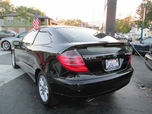 Mercedes-Benz C-Class 2002 photo 2