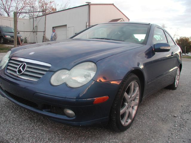 Mercedes-Benz C-Class 2003 photo 1