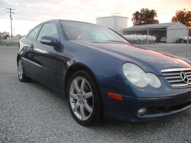 Mercedes-Benz C-Class 2003 photo 3
