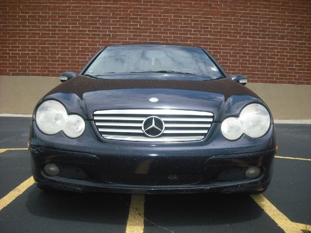 Mercedes-Benz C-Class 2003 photo 2