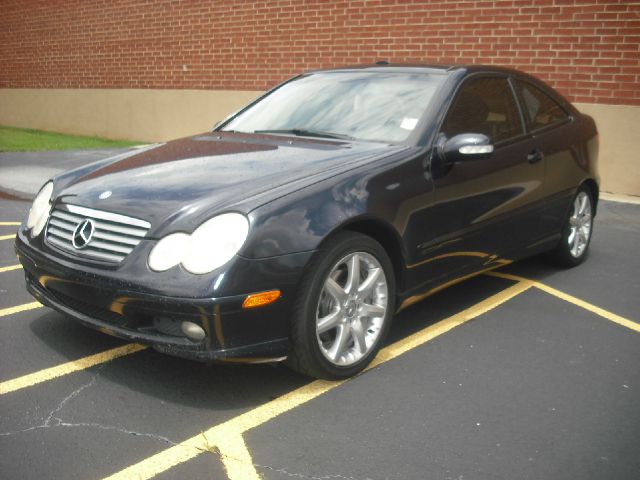 Mercedes-Benz C-Class 2003 photo 3