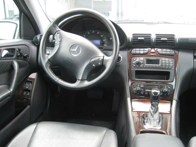 Mercedes-Benz C-Class 2003 photo 3