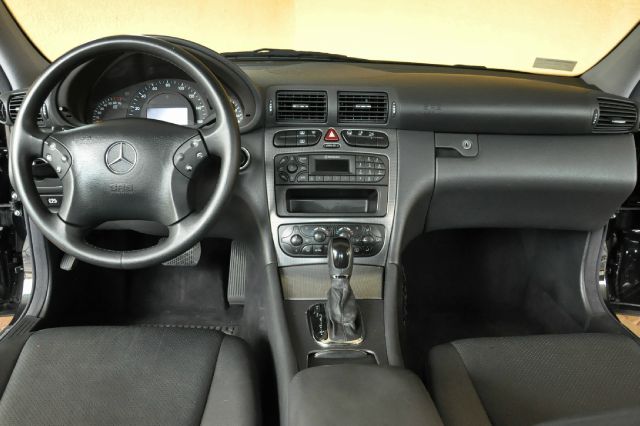 Mercedes-Benz C-Class 2003 photo 27