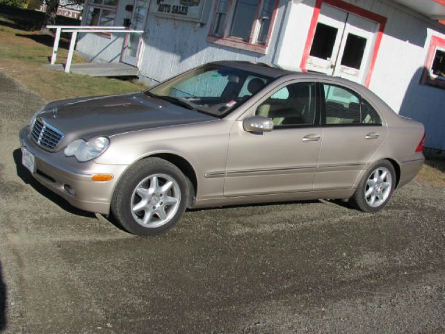 Mercedes-Benz C-Class 2003 photo 2