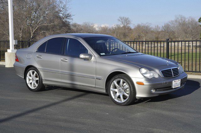 Mercedes-Benz C-Class 2003 photo 3
