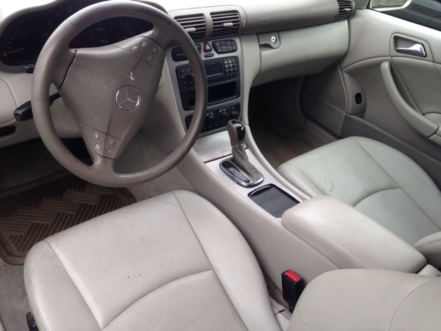 Mercedes-Benz C-Class 2003 photo 2