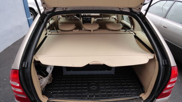 Mercedes-Benz C-Class 2003 photo 1