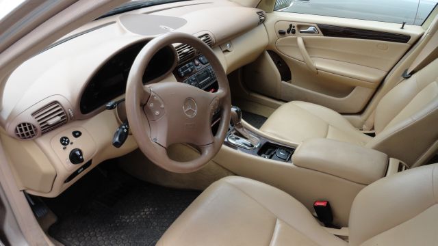 Mercedes-Benz C-Class 2003 photo 2