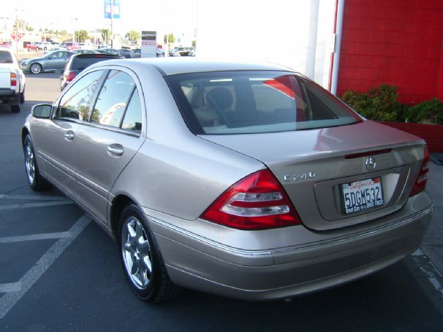 Mercedes-Benz C-Class 2003 photo 3