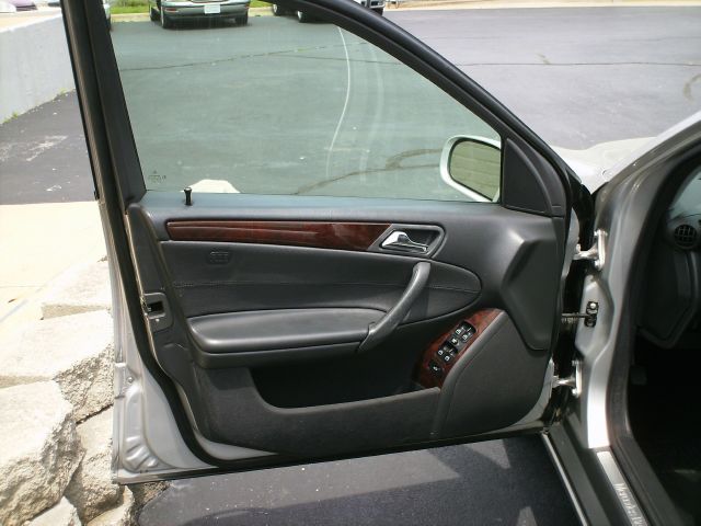 Mercedes-Benz C-Class 2003 photo 12