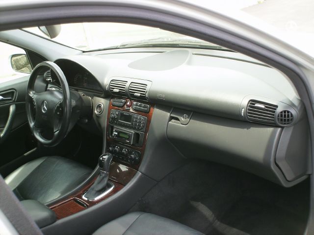 Mercedes-Benz C-Class 2003 photo 29