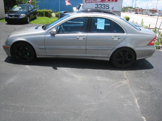 Mercedes-Benz C-Class 2004 photo 1