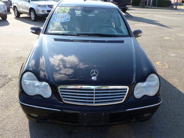 Mercedes-Benz C-Class 2004 photo 2