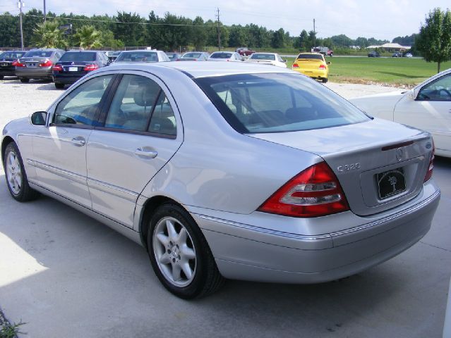 Mercedes-Benz C-Class 2004 photo 1