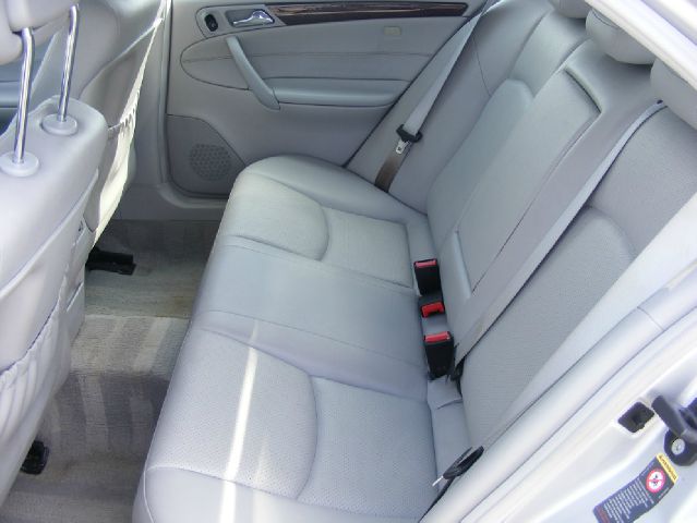 Mercedes-Benz C-Class 2004 photo 2