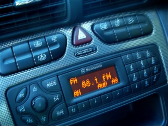 Mercedes-Benz C-Class 2004 photo 1