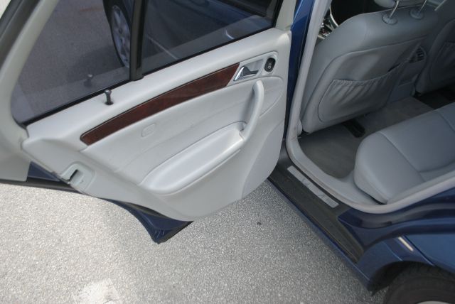 Mercedes-Benz C-Class 2004 photo 1