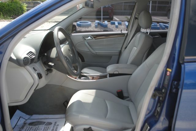 Mercedes-Benz C-Class 2004 photo 10