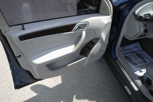 Mercedes-Benz C-Class 2004 photo 11
