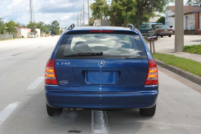 Mercedes-Benz C-Class 2004 photo 13