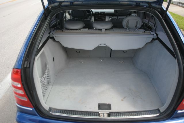 Mercedes-Benz C-Class 2004 photo 8