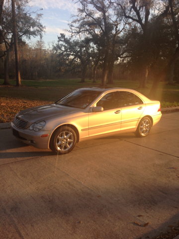 Mercedes-Benz C-Class 2004 photo 1