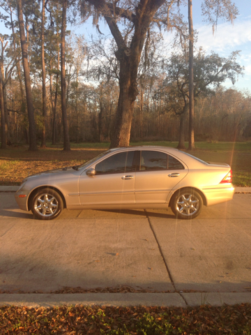 Mercedes-Benz C-Class 2004 photo 2