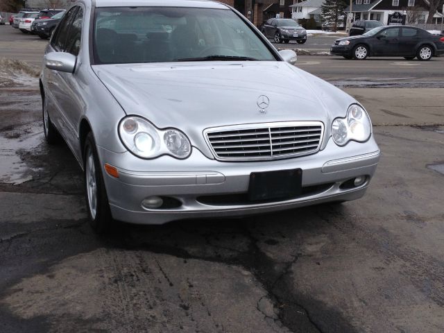 Mercedes-Benz C-Class 2004 photo 1