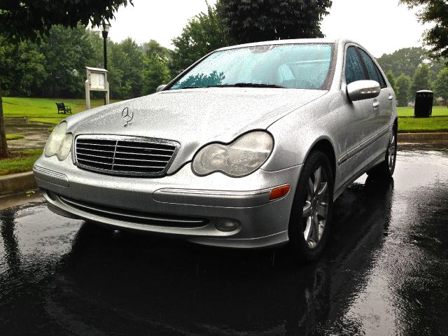 Mercedes-Benz C-Class 2004 photo 3