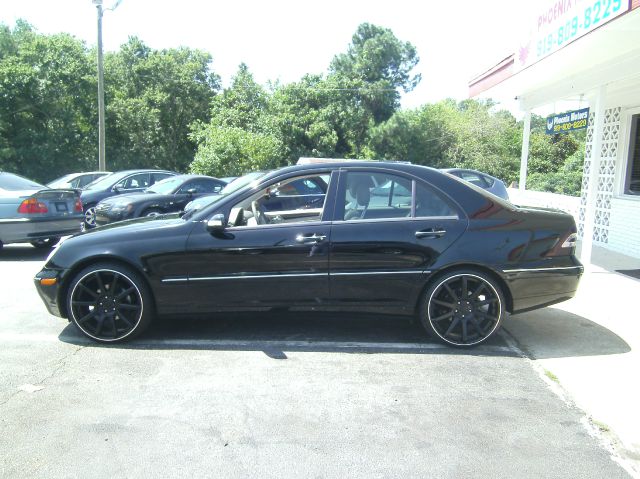 Mercedes-Benz C-Class 2004 photo 2