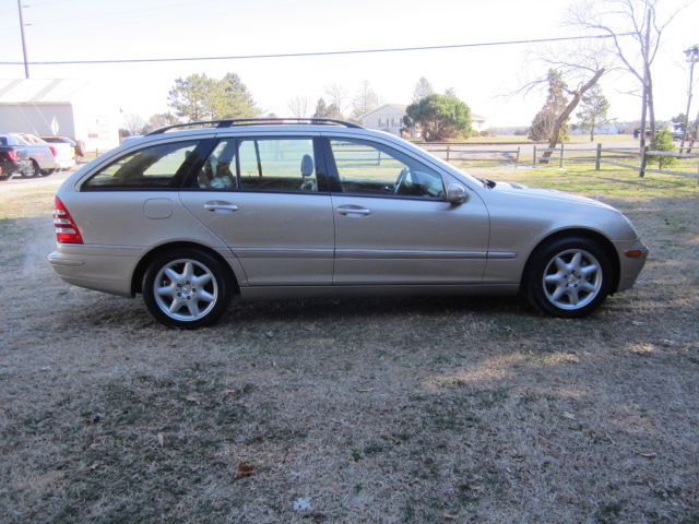 Mercedes-Benz C-Class 2004 photo 1
