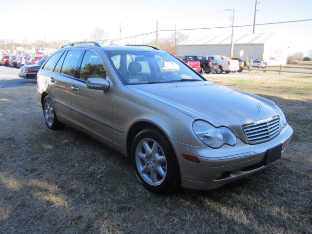 Mercedes-Benz C-Class 2004 photo 2