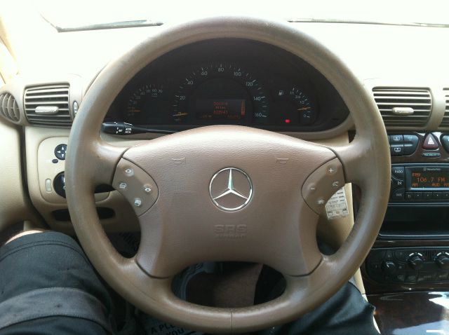 Mercedes-Benz C-Class 2004 photo 16