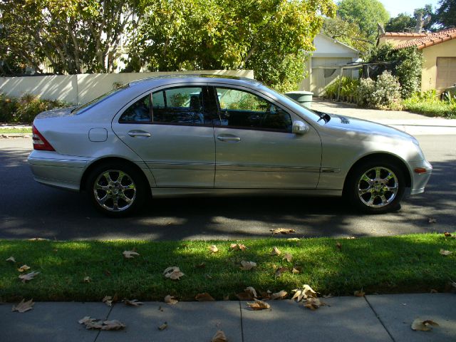 Mercedes-Benz C-Class 2004 photo 2