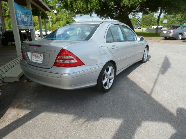 Mercedes-Benz C-Class 2004 photo 12