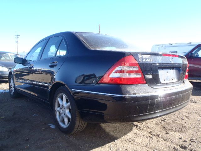 Mercedes-Benz C-Class 2004 photo 2