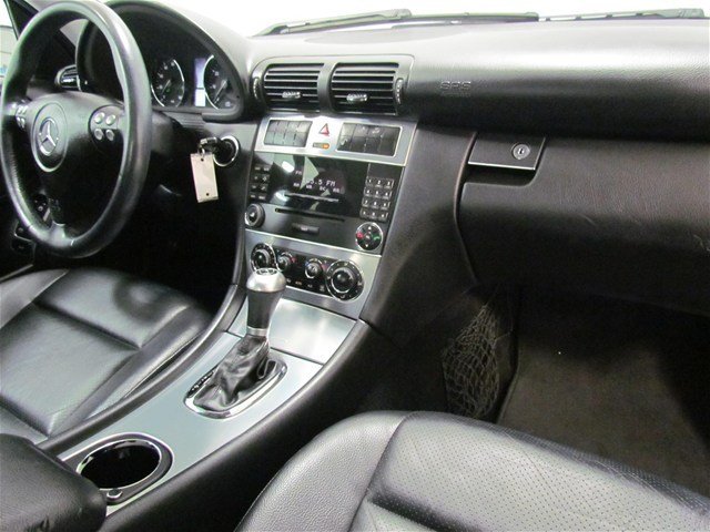 Mercedes-Benz C-Class 2005 photo 3