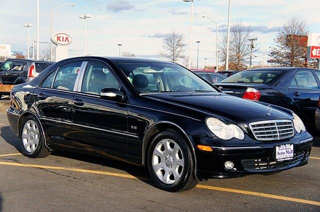 Mercedes-Benz C-Class 2005 photo 2