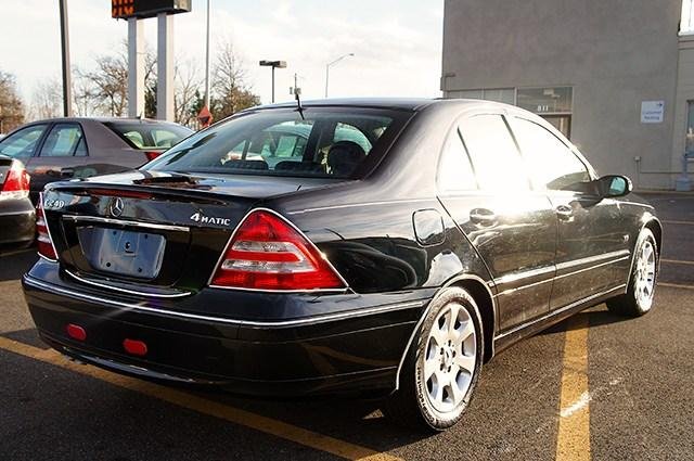 Mercedes-Benz C-Class 2005 photo 3