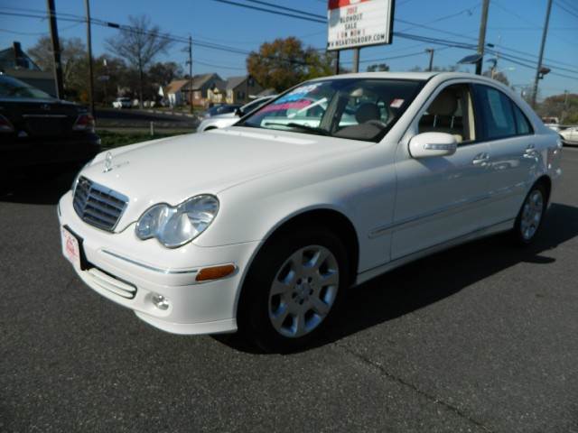 Mercedes-Benz C-Class 2005 photo 2