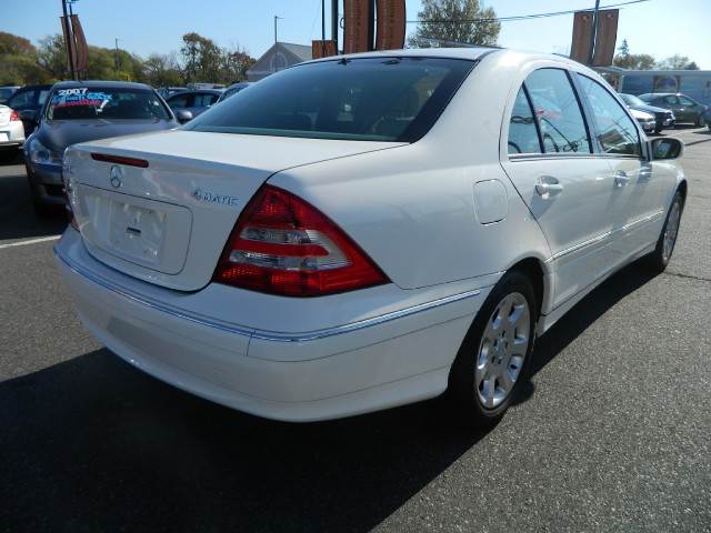 Mercedes-Benz C-Class 2005 photo 4