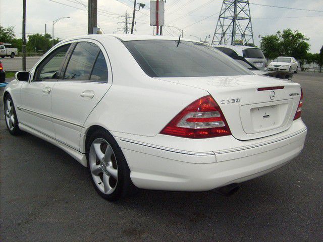 Mercedes-Benz C-Class 2005 photo 1
