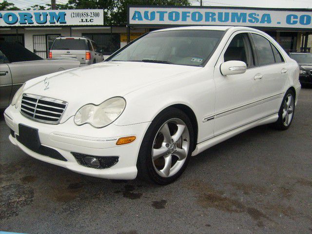 Mercedes-Benz C-Class 2005 photo 2