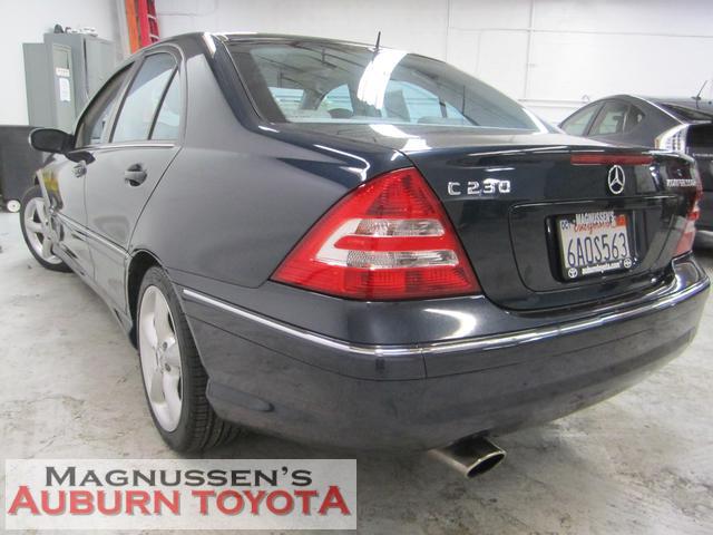 Mercedes-Benz C-Class 2005 photo 4