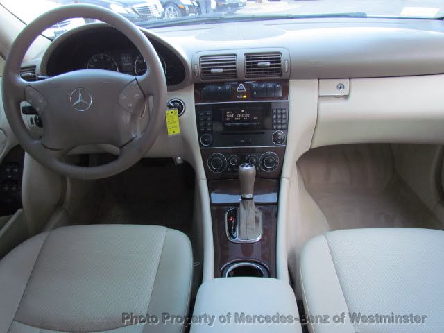 Mercedes-Benz C-Class 2005 photo 2