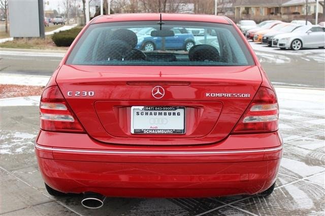 Mercedes-Benz C-Class 2005 photo 3