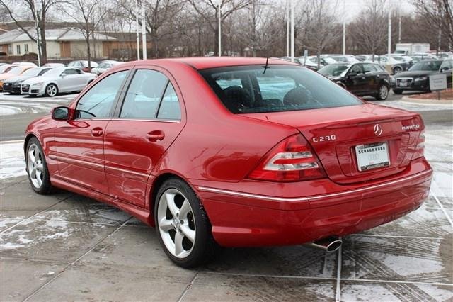 Mercedes-Benz C-Class 2005 photo 2