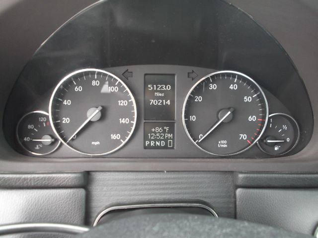 Mercedes-Benz C-Class 5DR 4WD CREW CA Sedan